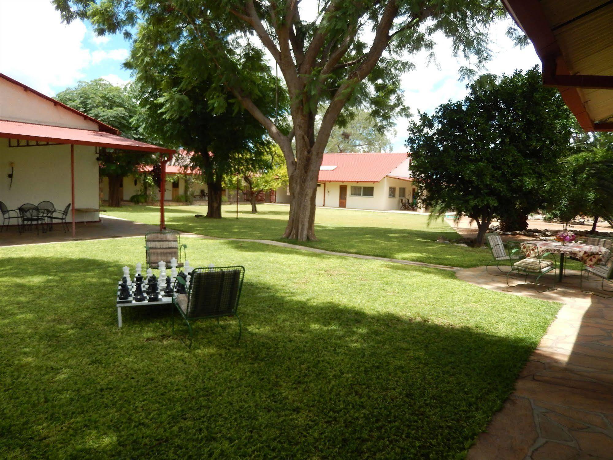 Отель Dornhuegel Guestfarm Grootfontein Экстерьер фото