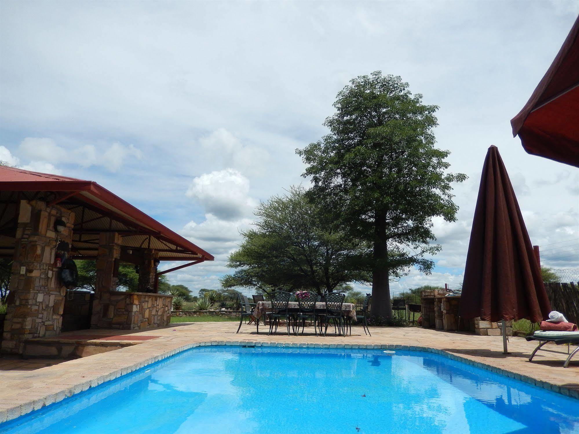 Отель Dornhuegel Guestfarm Grootfontein Экстерьер фото